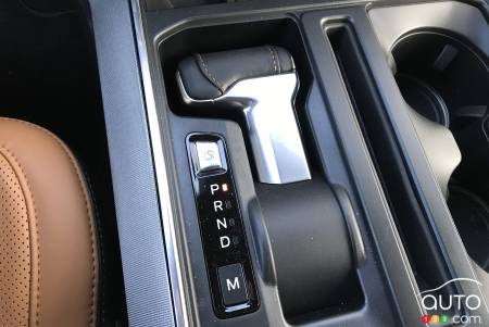 2021 Ford F-150 EcoBoost, gear shifter